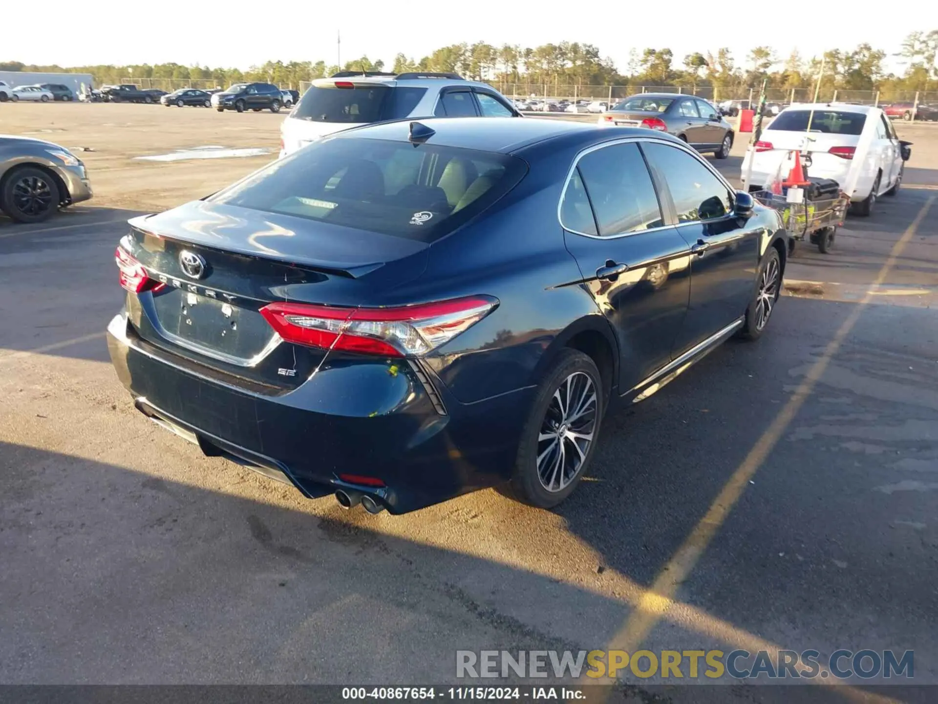 4 fotografías del automóvil dañado 4T1B11HK7KU702857 TOYOTA CAMRY 2019