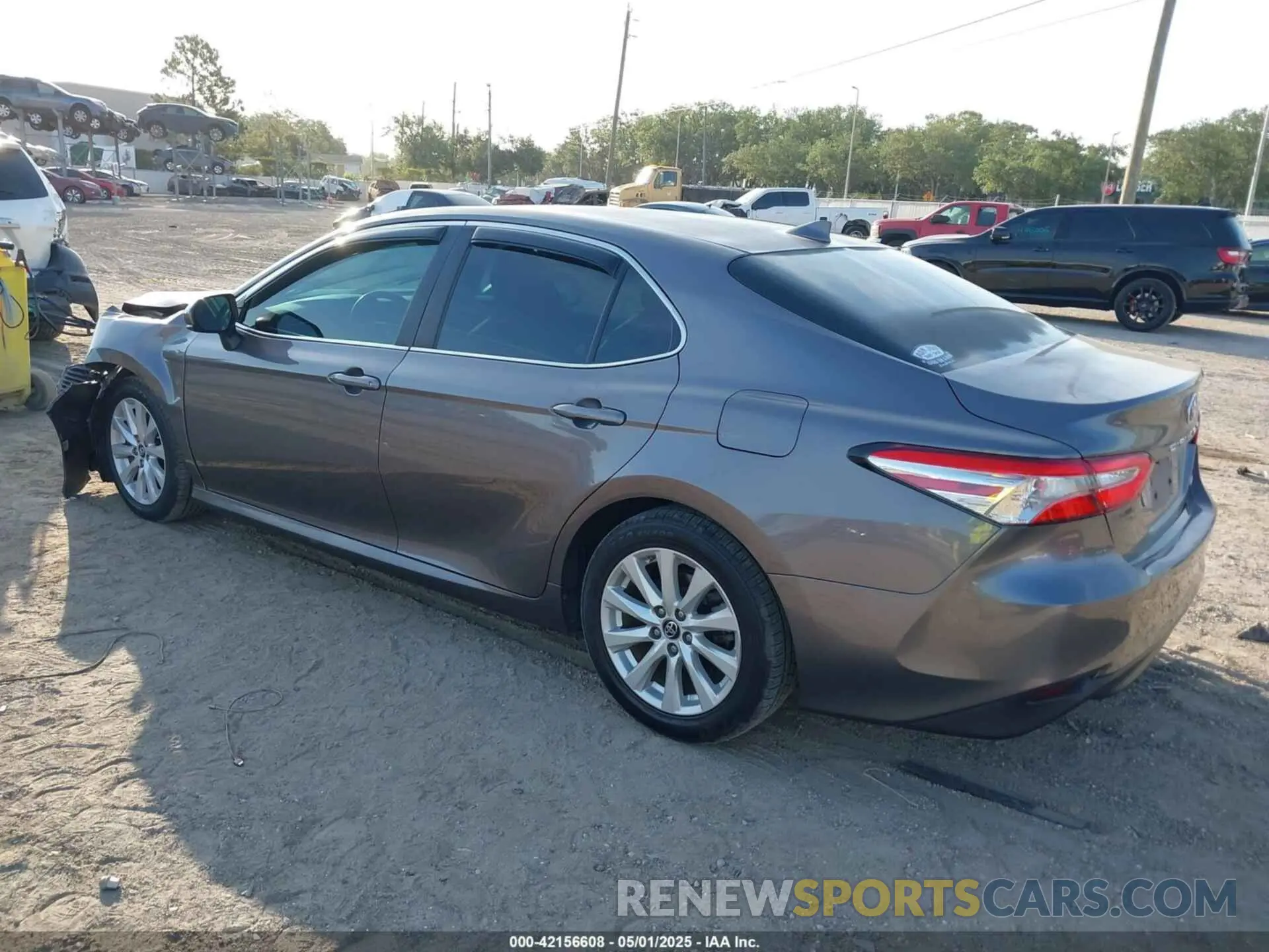 3 fotografías del automóvil dañado 4T1B11HK7KU706259 TOYOTA CAMRY 2019