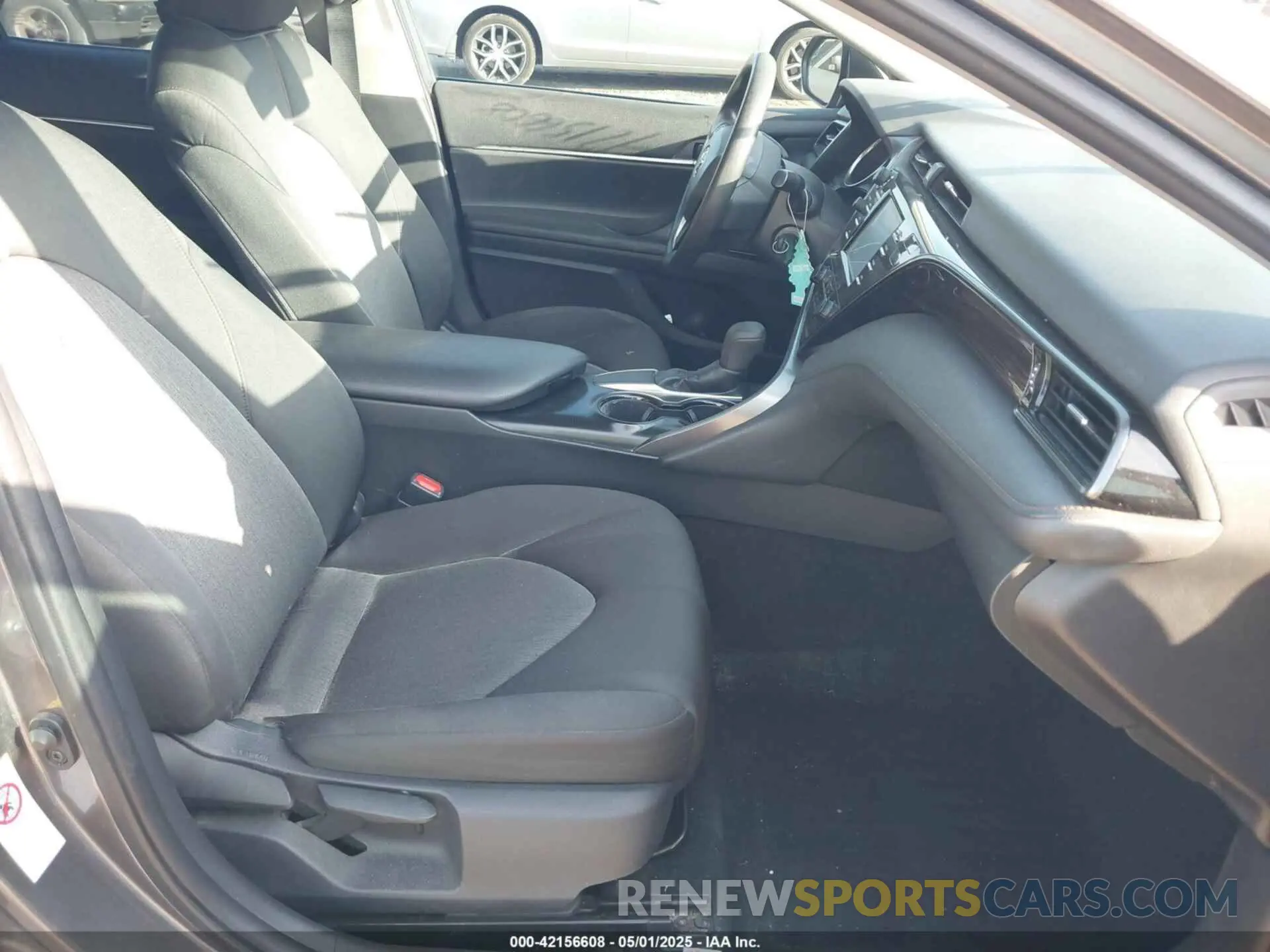5 fotografías del automóvil dañado 4T1B11HK7KU706259 TOYOTA CAMRY 2019