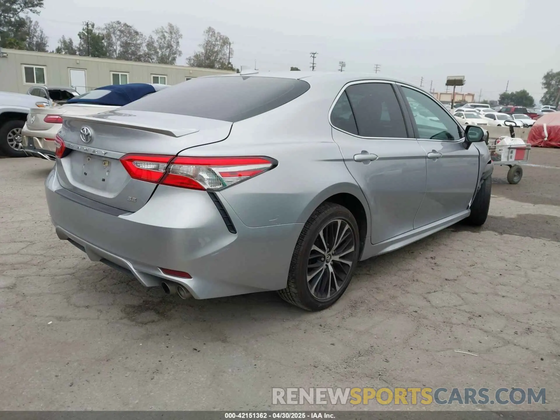 4 fotografías del automóvil dañado 4T1B11HK7KU713082 TOYOTA CAMRY 2019