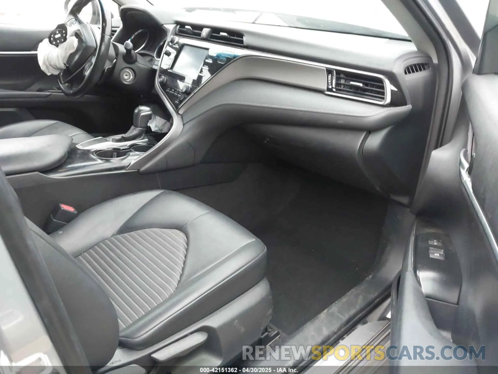 5 fotografías del automóvil dañado 4T1B11HK7KU713082 TOYOTA CAMRY 2019