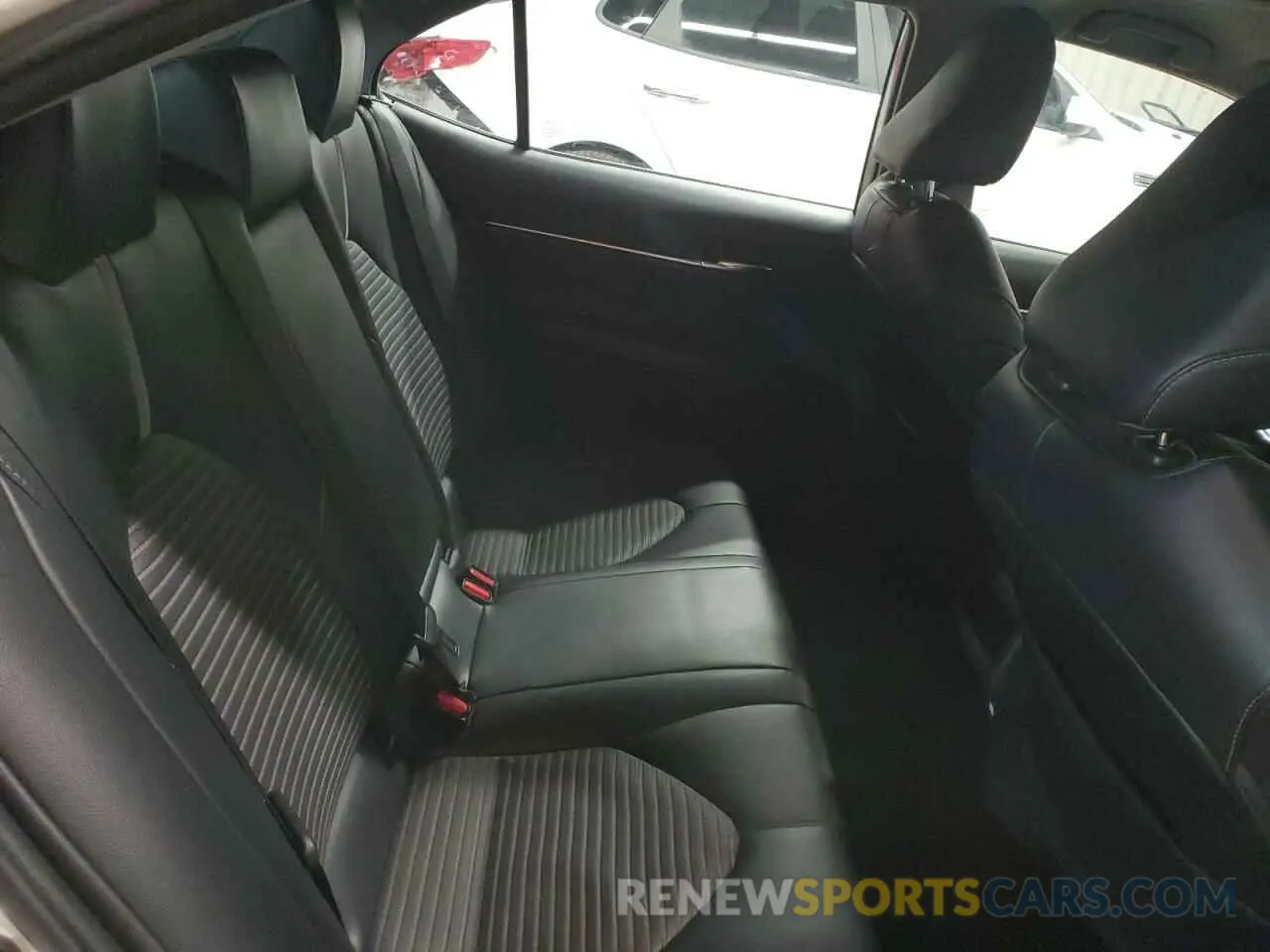 10 fotografías del automóvil dañado 4T1B11HK7KU714510 TOYOTA CAMRY 2019