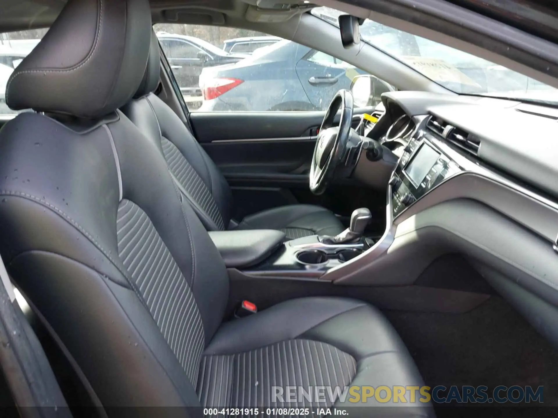 5 fotografías del automóvil dañado 4T1B11HK7KU718007 TOYOTA CAMRY 2019