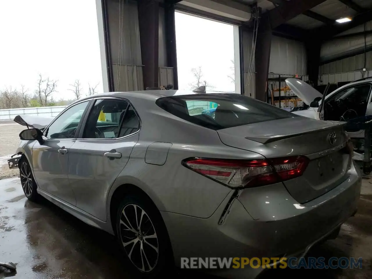 2 fotografías del automóvil dañado 4T1B11HK7KU720758 TOYOTA CAMRY 2019