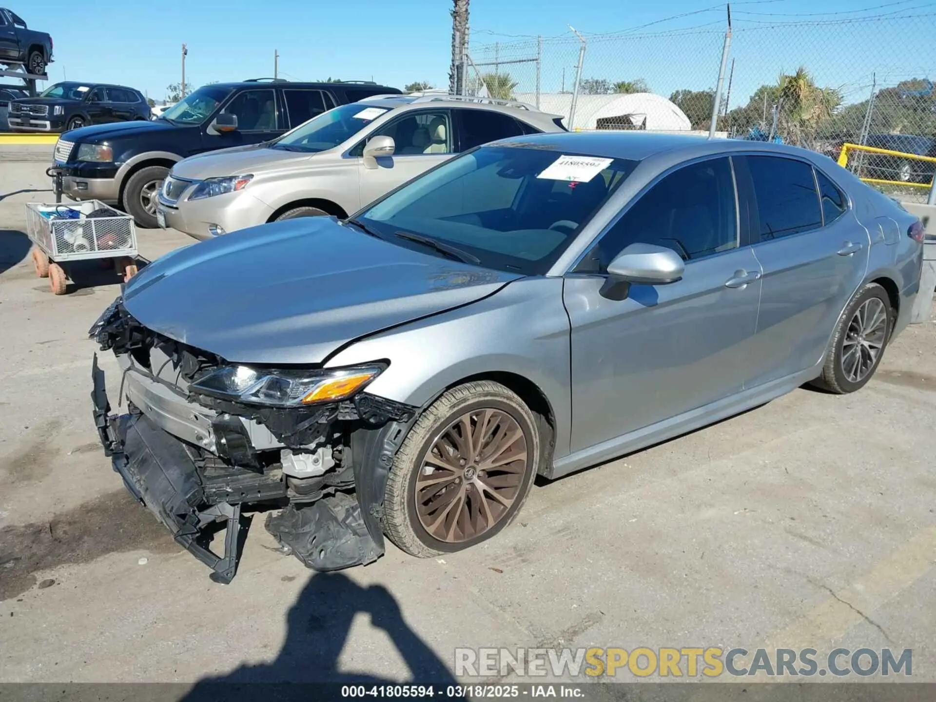2 fotografías del automóvil dañado 4T1B11HK7KU724552 TOYOTA CAMRY 2019