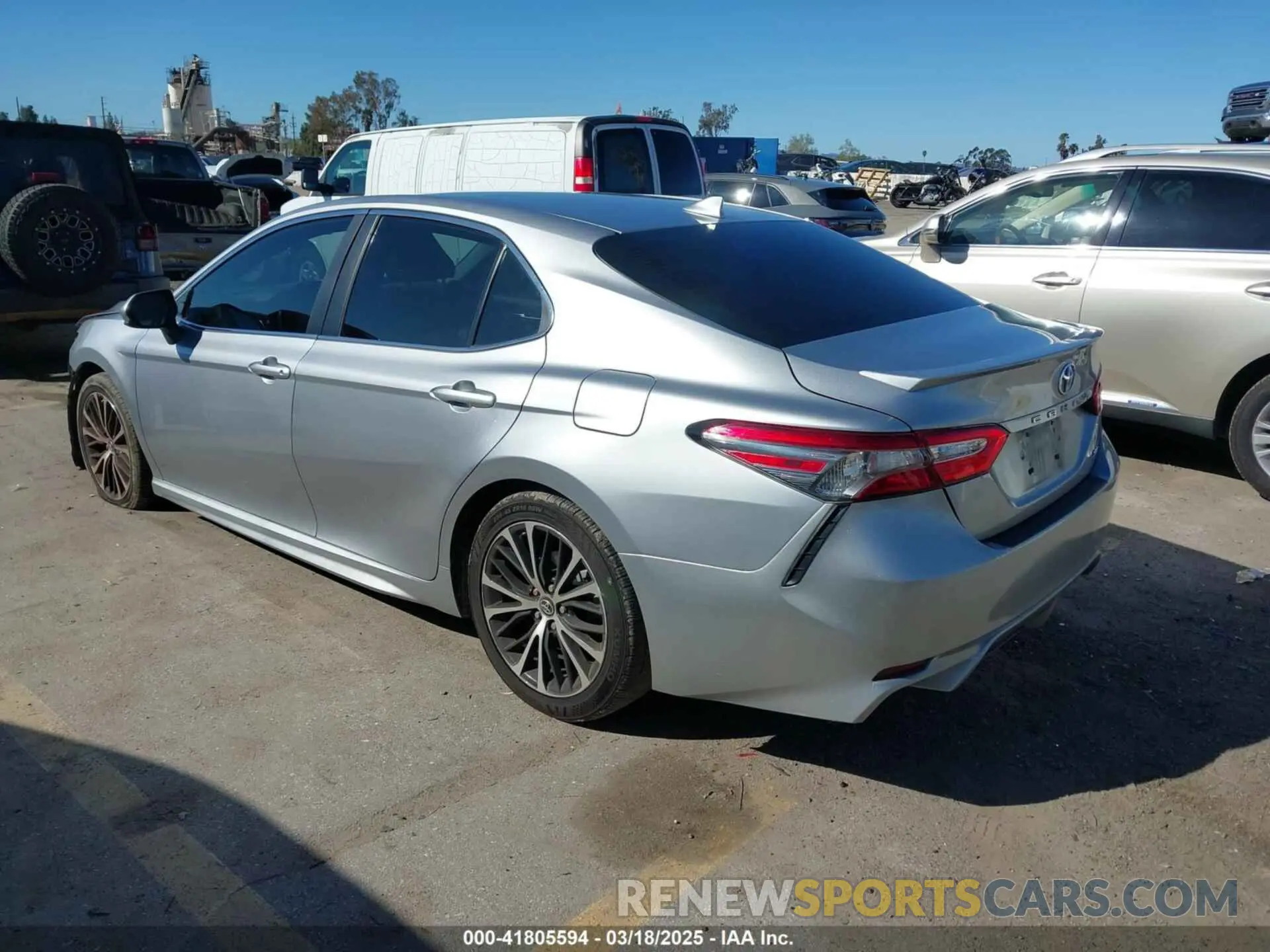 3 fotografías del automóvil dañado 4T1B11HK7KU724552 TOYOTA CAMRY 2019