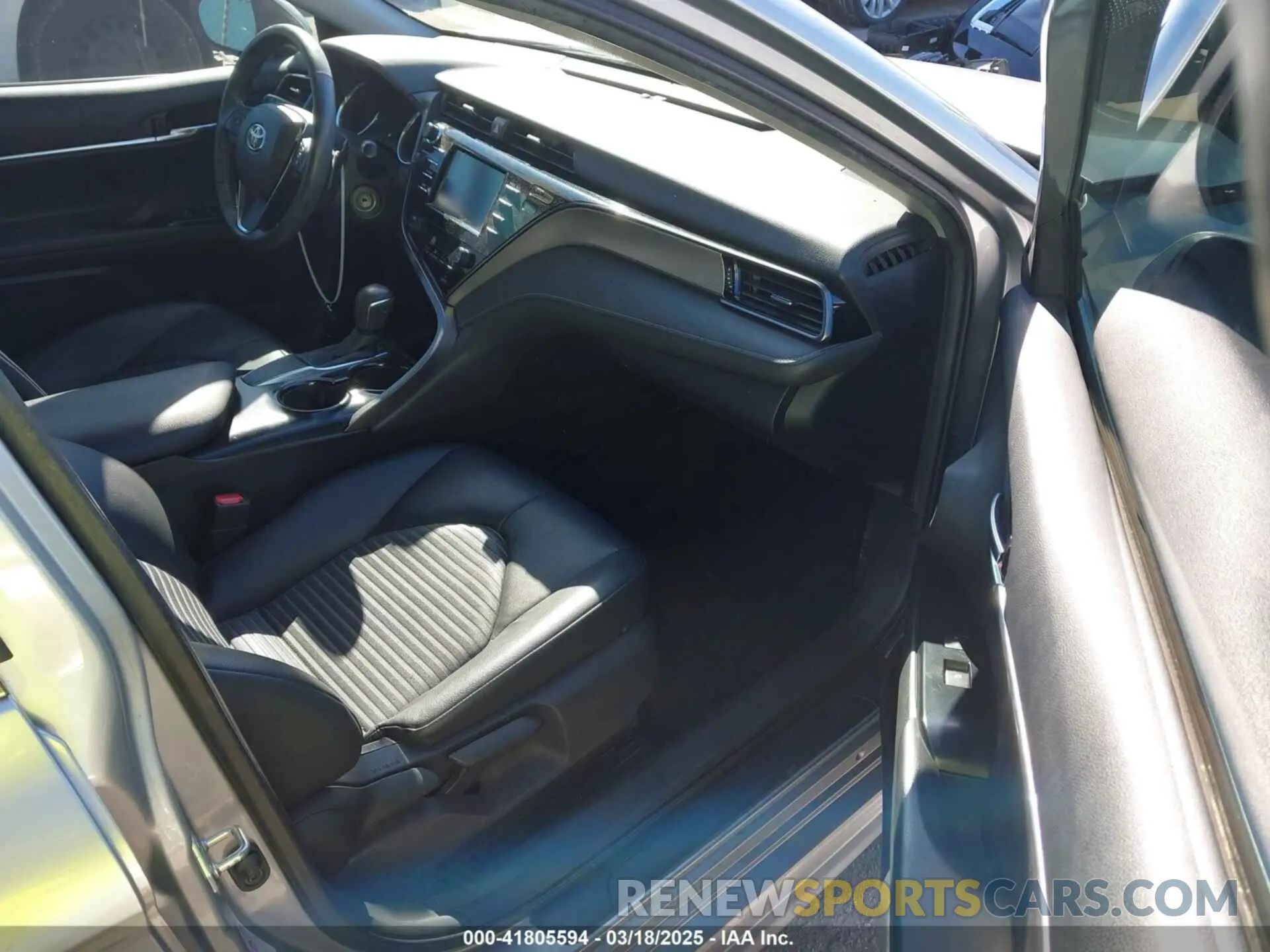 5 fotografías del automóvil dañado 4T1B11HK7KU724552 TOYOTA CAMRY 2019