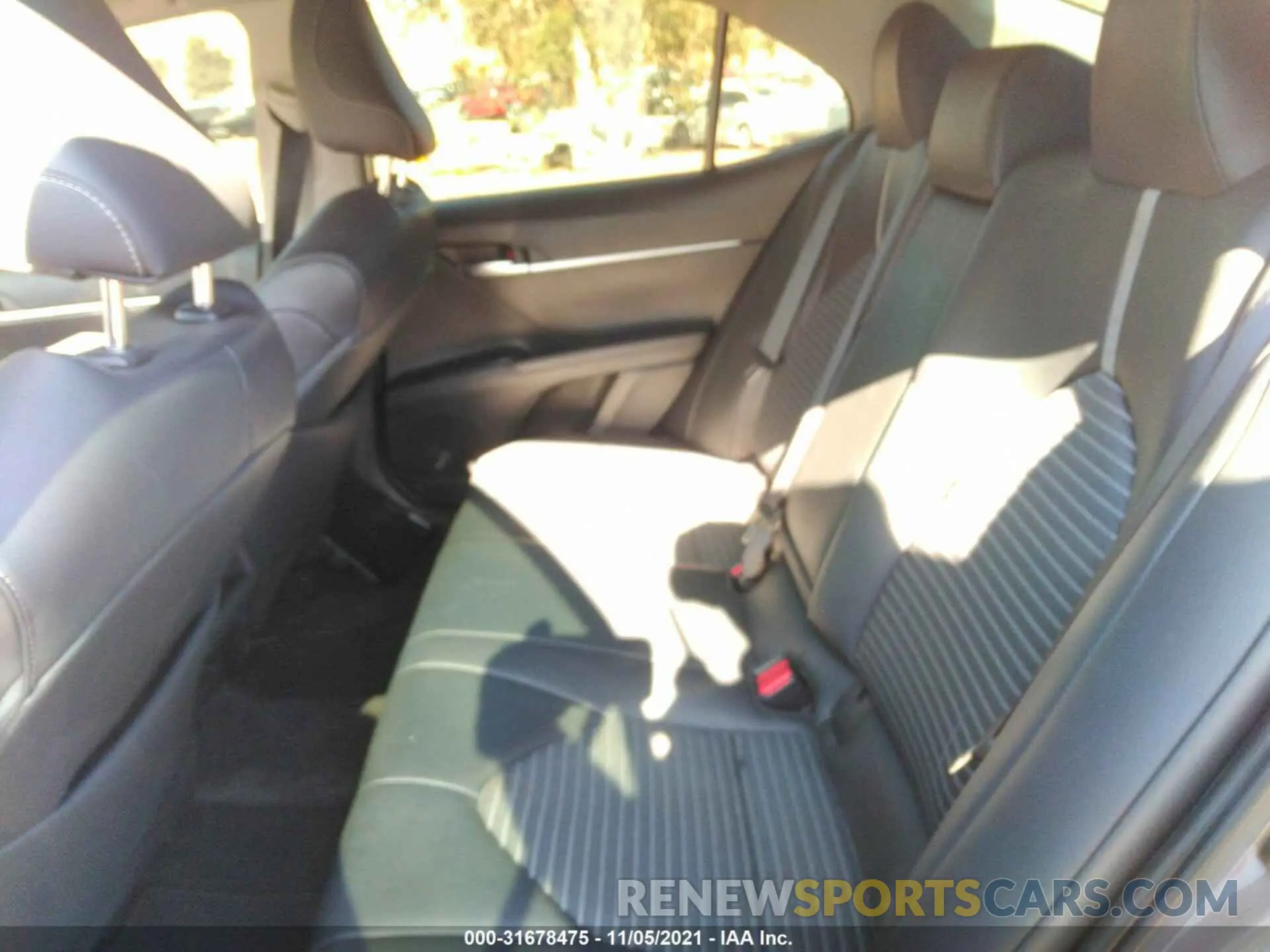 8 fotografías del automóvil dañado 4T1B11HK7KU725765 TOYOTA CAMRY 2019