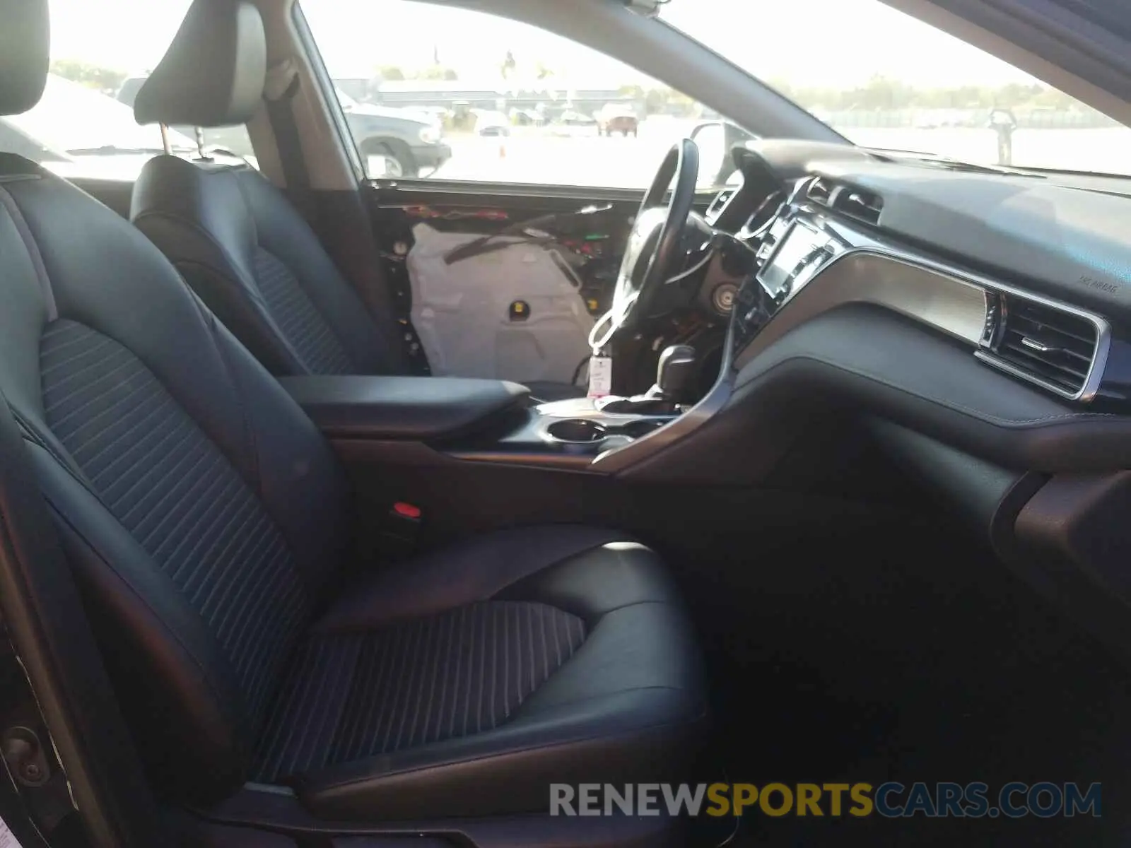 5 fotografías del automóvil dañado 4T1B11HK7KU728245 TOYOTA CAMRY 2019