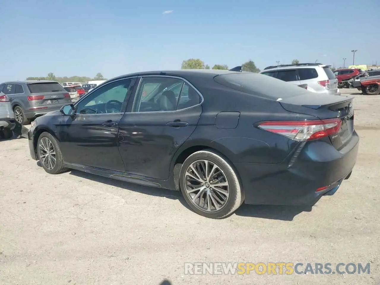 2 fotografías del automóvil dañado 4T1B11HK7KU728648 TOYOTA CAMRY 2019