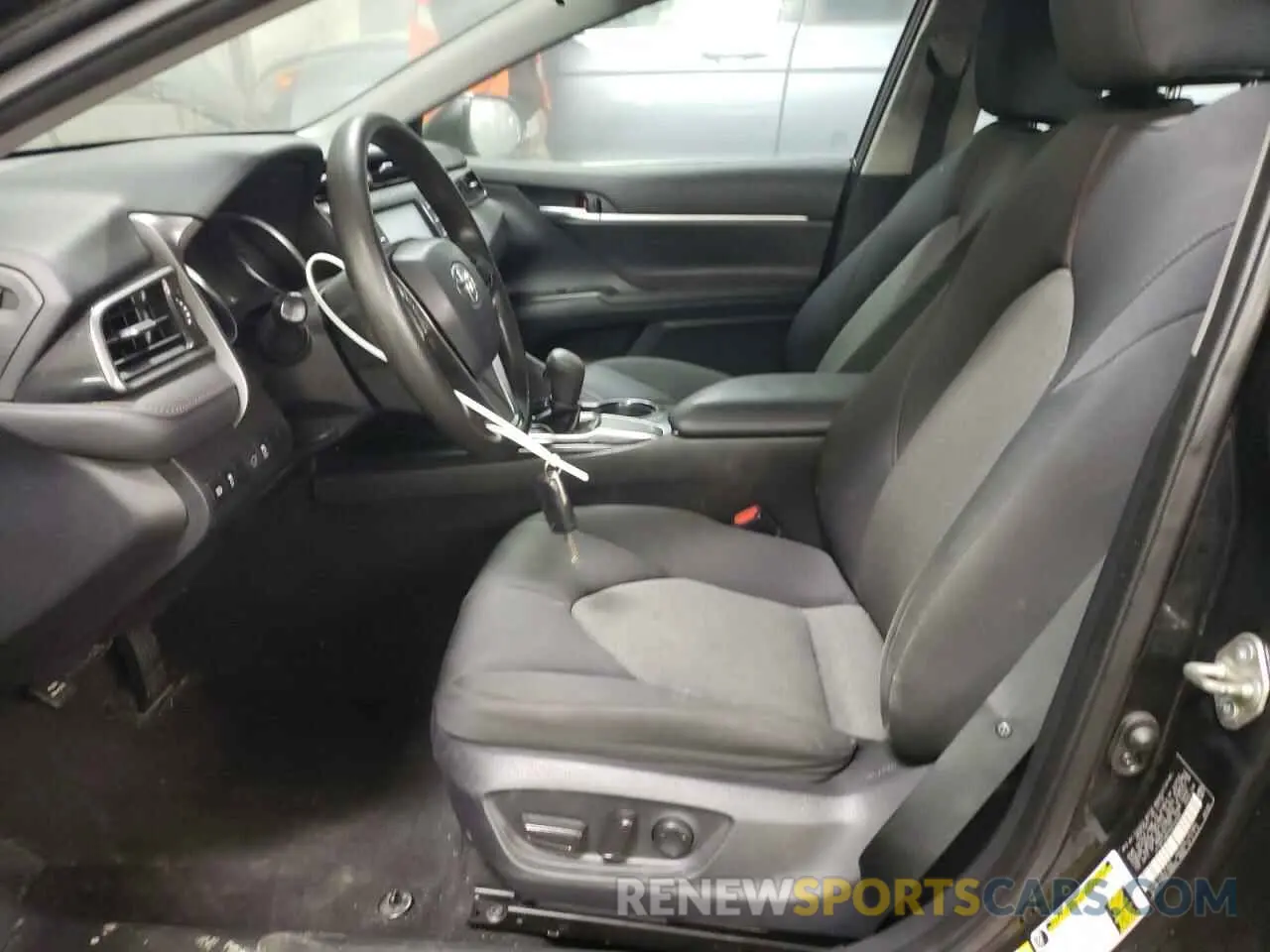 7 fotografías del automóvil dañado 4T1B11HK7KU744297 TOYOTA CAMRY 2019