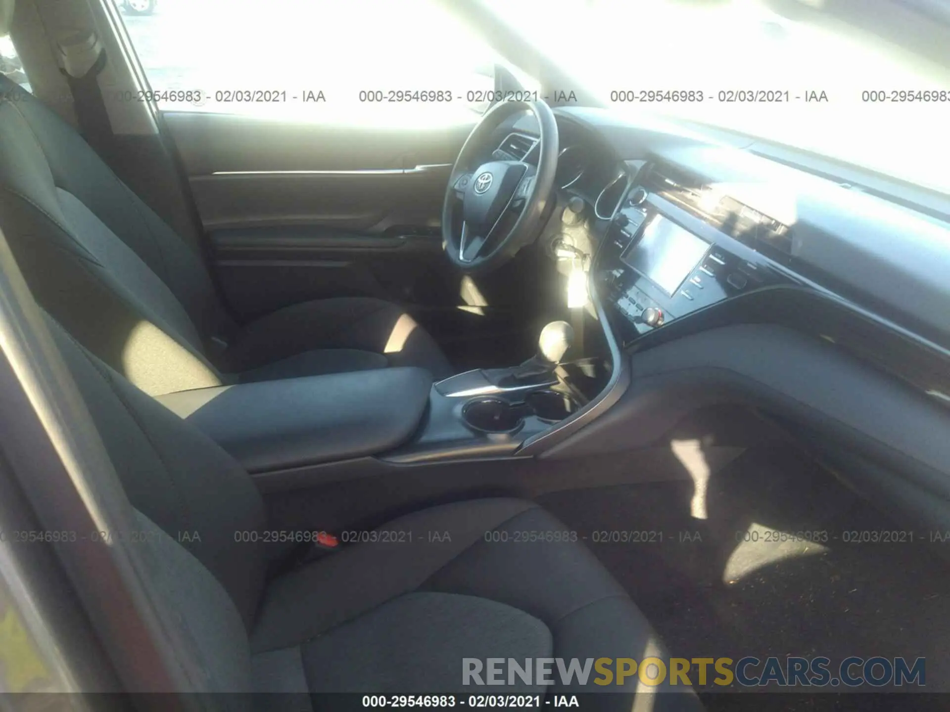 5 fotografías del automóvil dañado 4T1B11HK7KU757941 TOYOTA CAMRY 2019