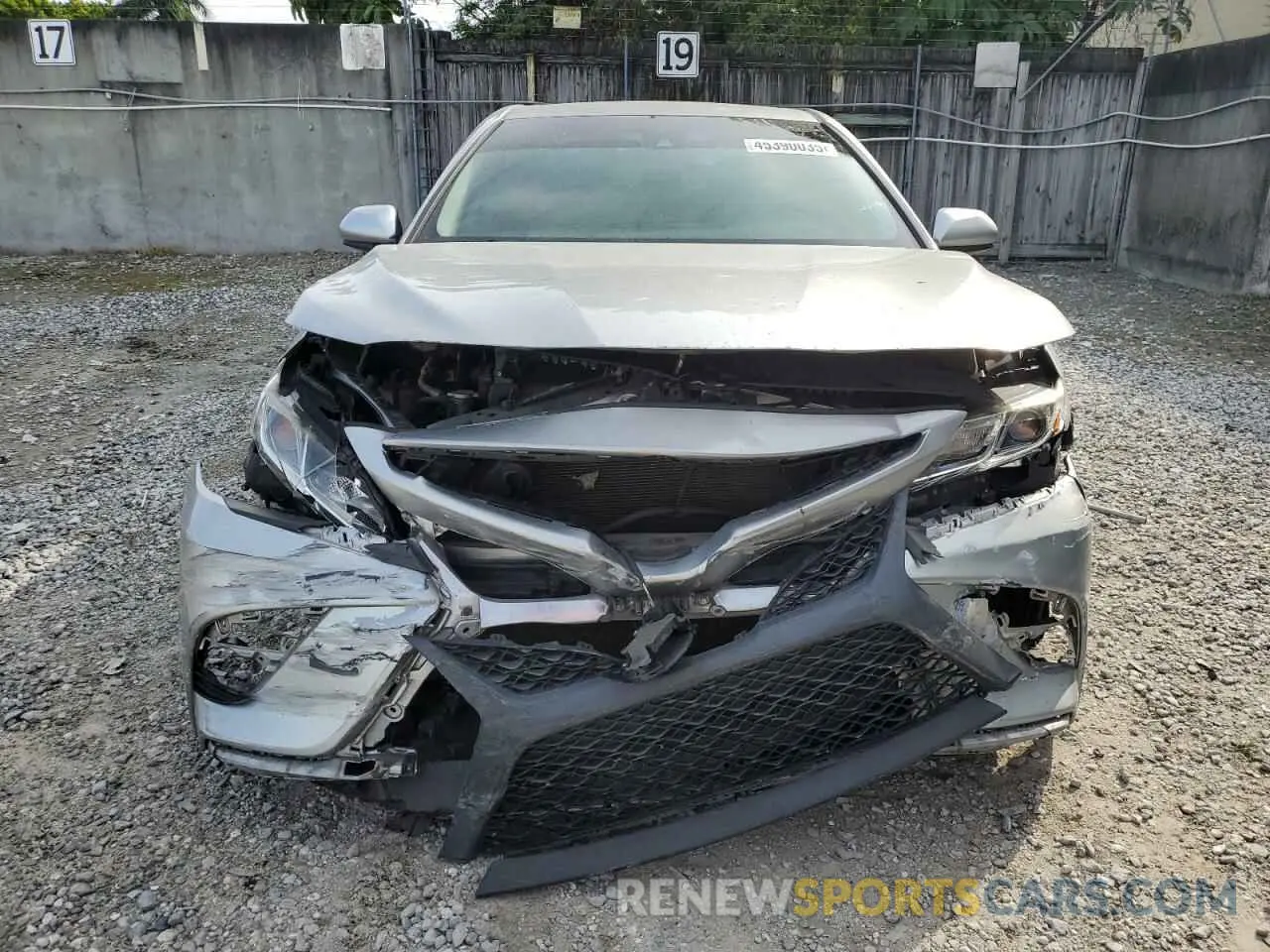5 fotografías del automóvil dañado 4T1B11HK7KU779521 TOYOTA CAMRY 2019