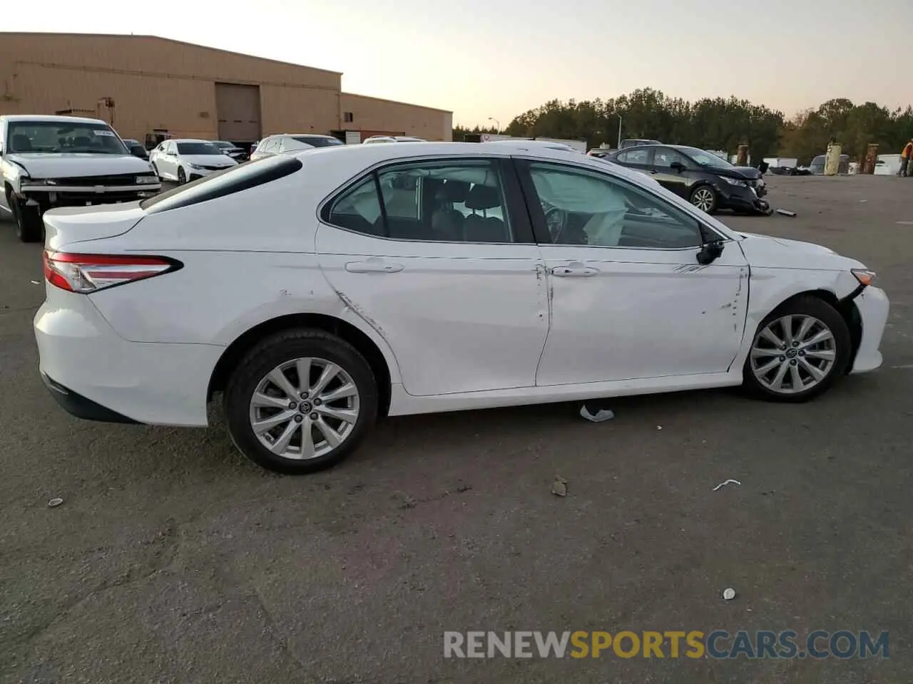 3 fotografías del automóvil dañado 4T1B11HK7KU782340 TOYOTA CAMRY 2019