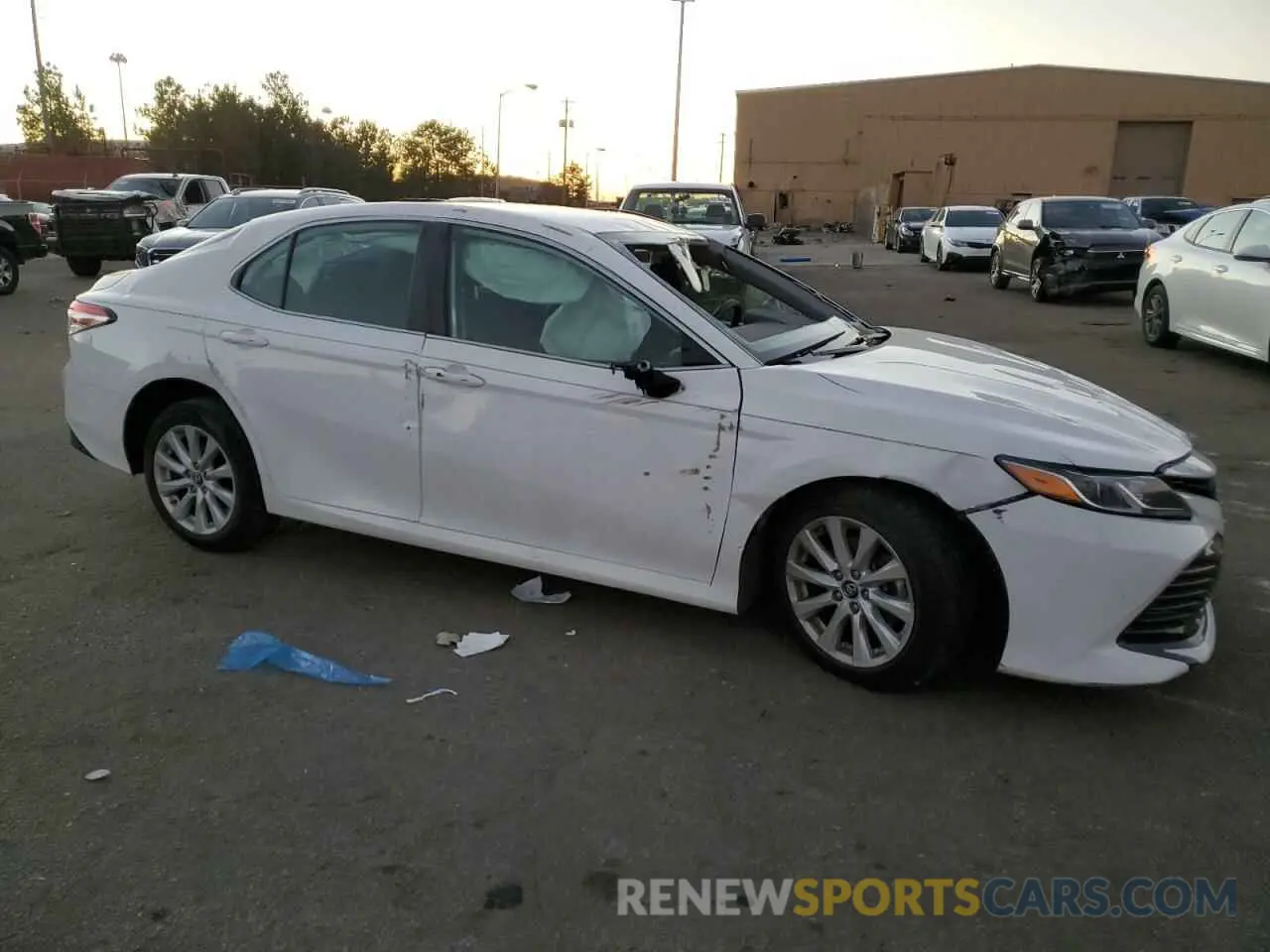 4 fotografías del automóvil dañado 4T1B11HK7KU782340 TOYOTA CAMRY 2019