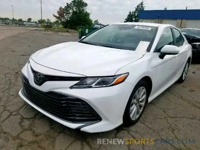 2 fotografías del automóvil dañado 4T1B11HK7KU788445 TOYOTA CAMRY 2019