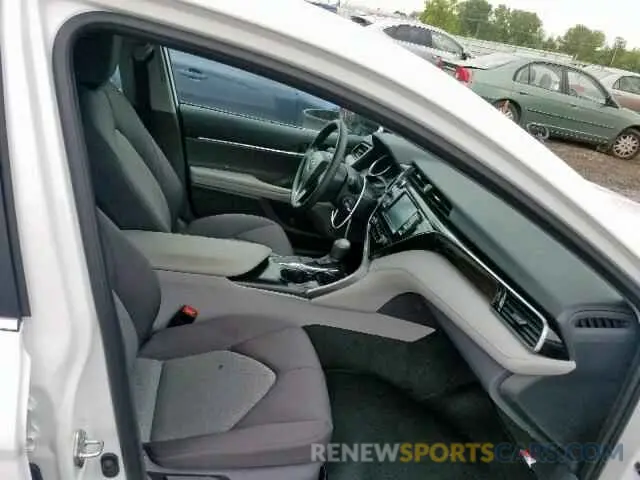 5 fotografías del automóvil dañado 4T1B11HK7KU788445 TOYOTA CAMRY 2019