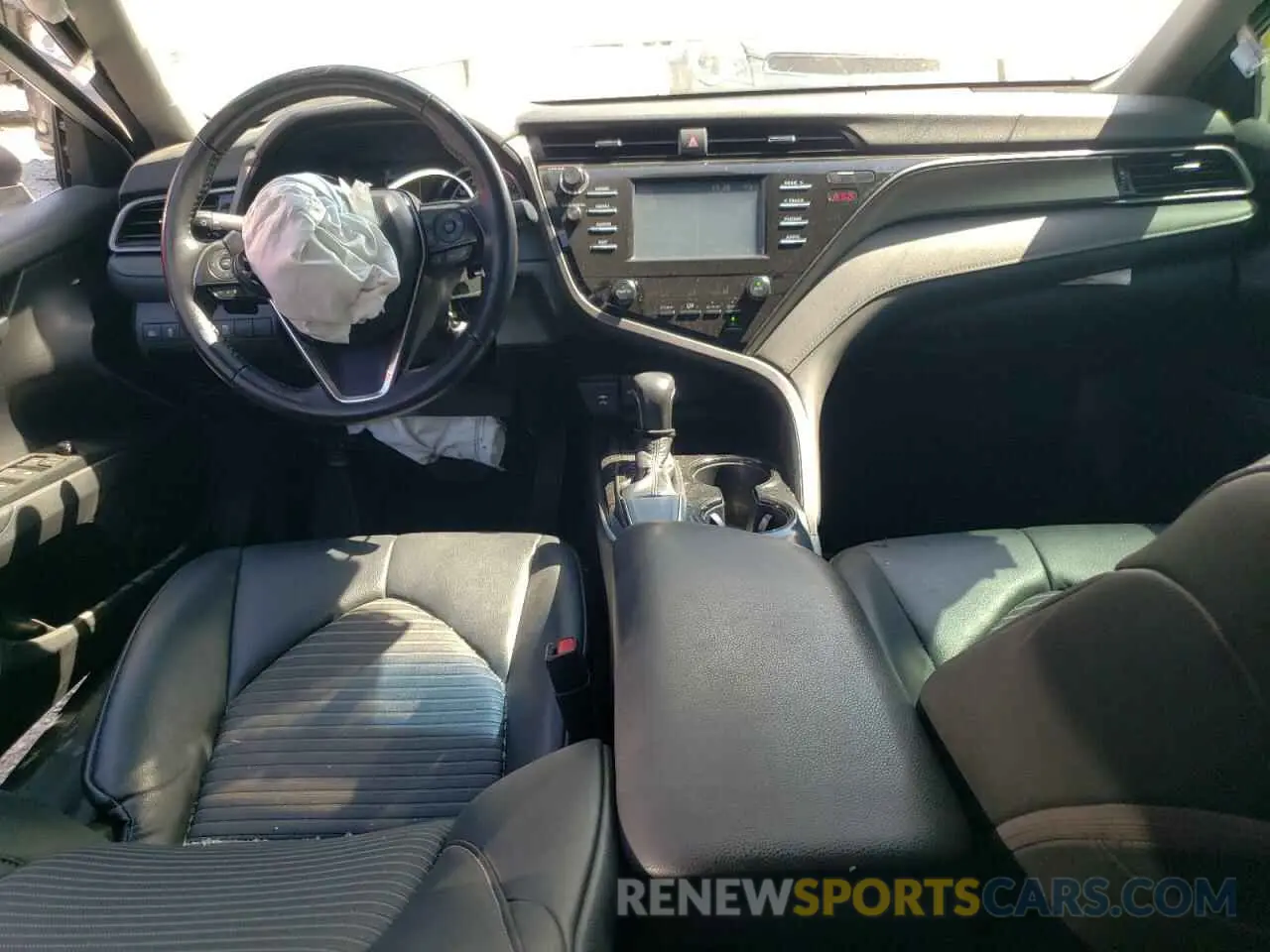 8 fotografías del automóvil dañado 4T1B11HK7KU804448 TOYOTA CAMRY 2019