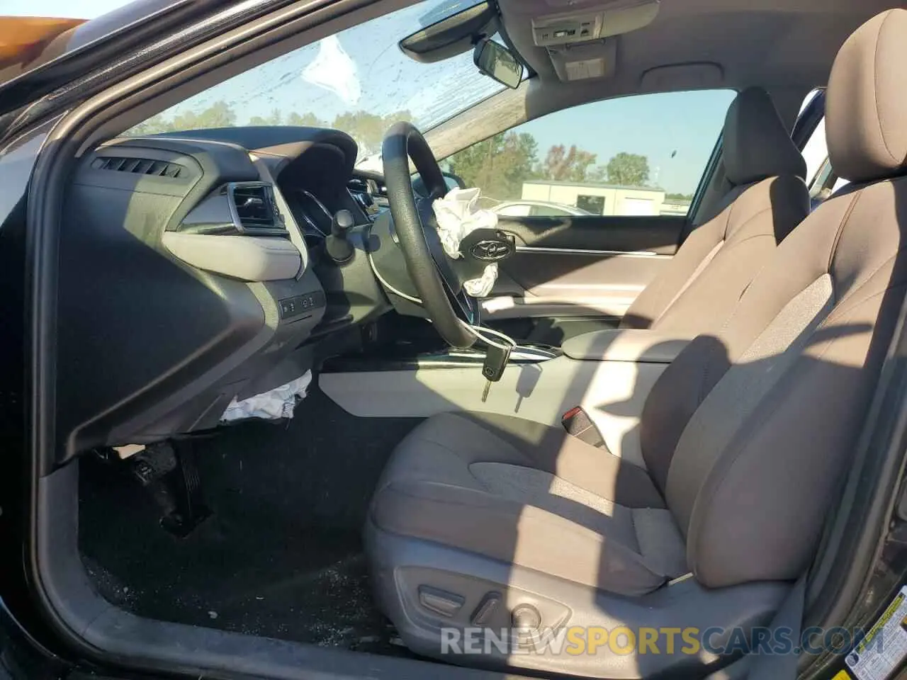 7 fotografías del automóvil dañado 4T1B11HK7KU811397 TOYOTA CAMRY 2019