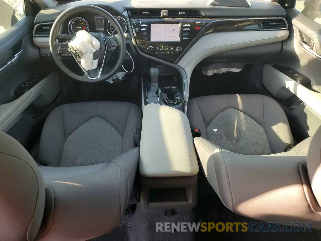 8 fotografías del automóvil dañado 4T1B11HK7KU811397 TOYOTA CAMRY 2019
