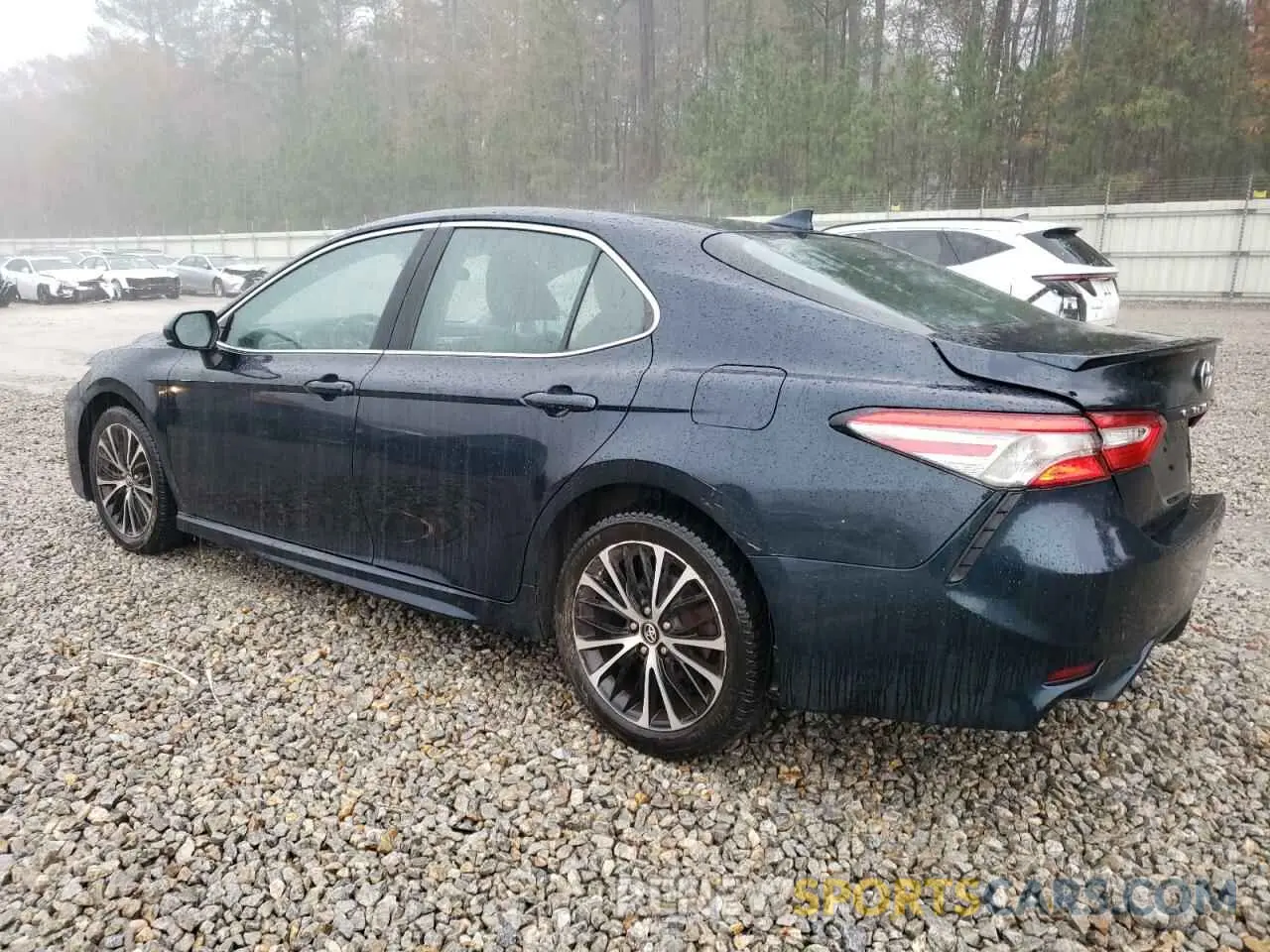 2 fotografías del automóvil dañado 4T1B11HK7KU822352 TOYOTA CAMRY 2019