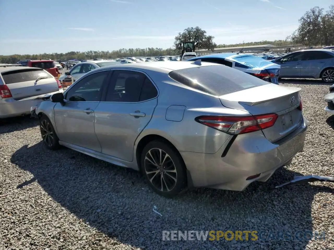 2 fotografías del automóvil dañado 4T1B11HK7KU834128 TOYOTA CAMRY 2019