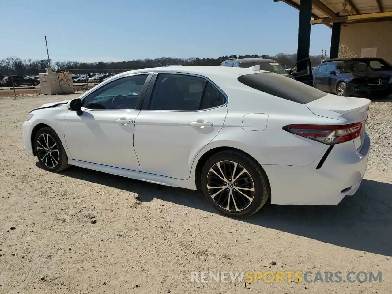 2 fotografías del automóvil dañado 4T1B11HK7KU836980 TOYOTA CAMRY 2019