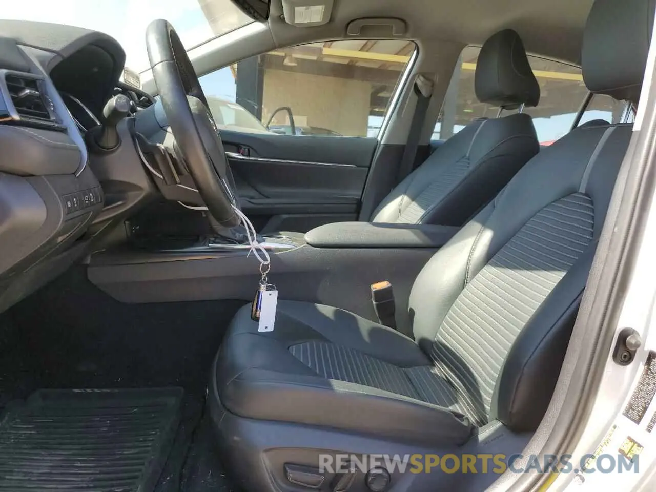 7 fotografías del automóvil dañado 4T1B11HK7KU836980 TOYOTA CAMRY 2019