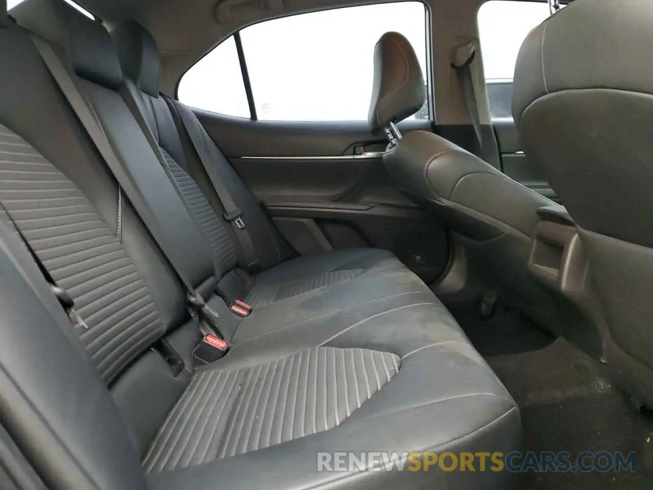 10 fotografías del automóvil dañado 4T1B11HK8KU167571 TOYOTA CAMRY 2019