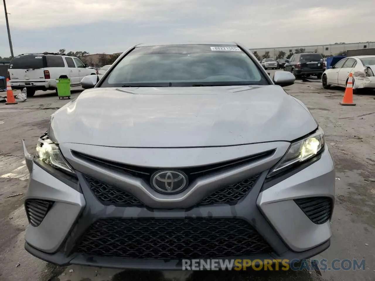 5 fotografías del automóvil dañado 4T1B11HK8KU167571 TOYOTA CAMRY 2019