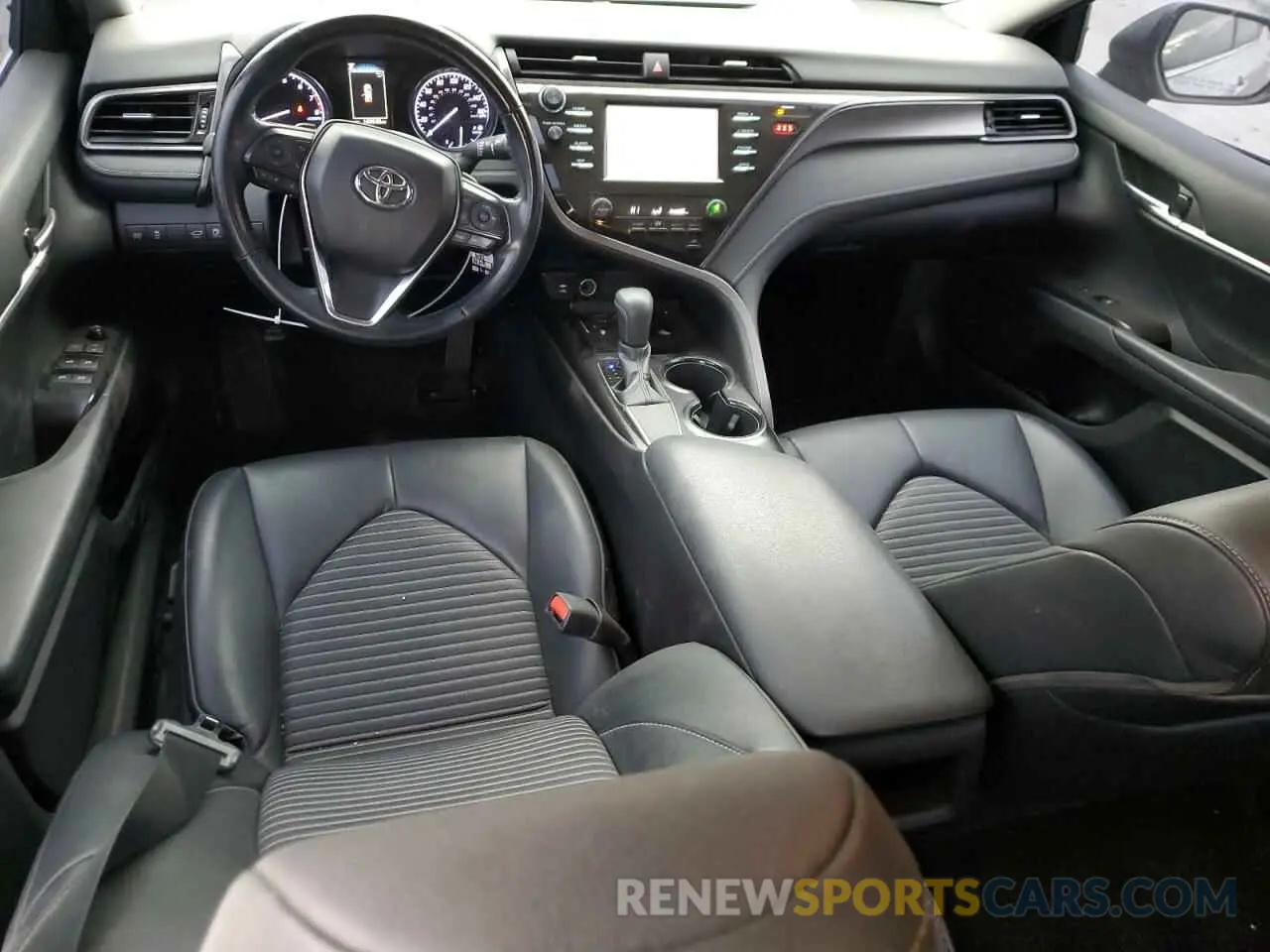 8 fotografías del automóvil dañado 4T1B11HK8KU167571 TOYOTA CAMRY 2019