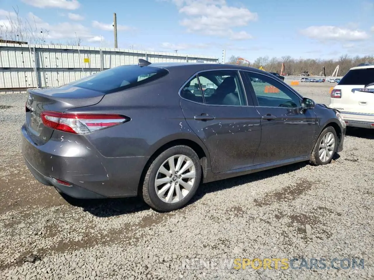 3 fotografías del automóvil dañado 4T1B11HK8KU179087 TOYOTA CAMRY 2019