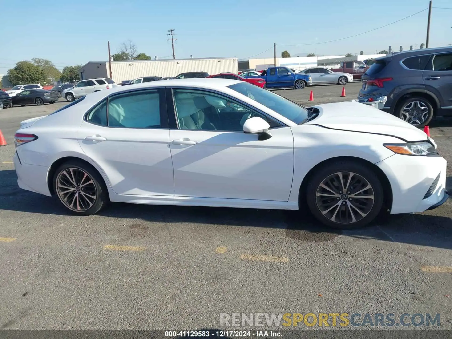 13 fotografías del automóvil dañado 4T1B11HK8KU180109 TOYOTA CAMRY 2019
