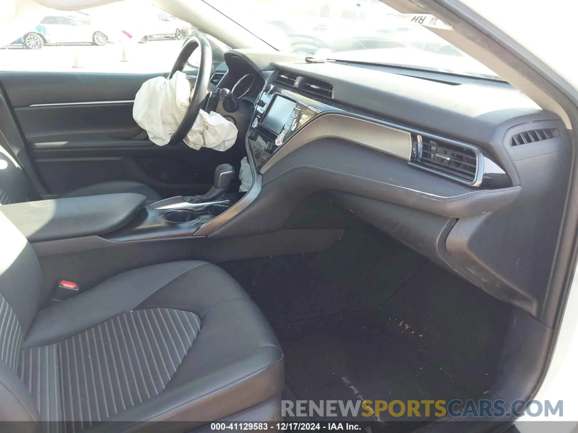 5 fotografías del automóvil dañado 4T1B11HK8KU180109 TOYOTA CAMRY 2019
