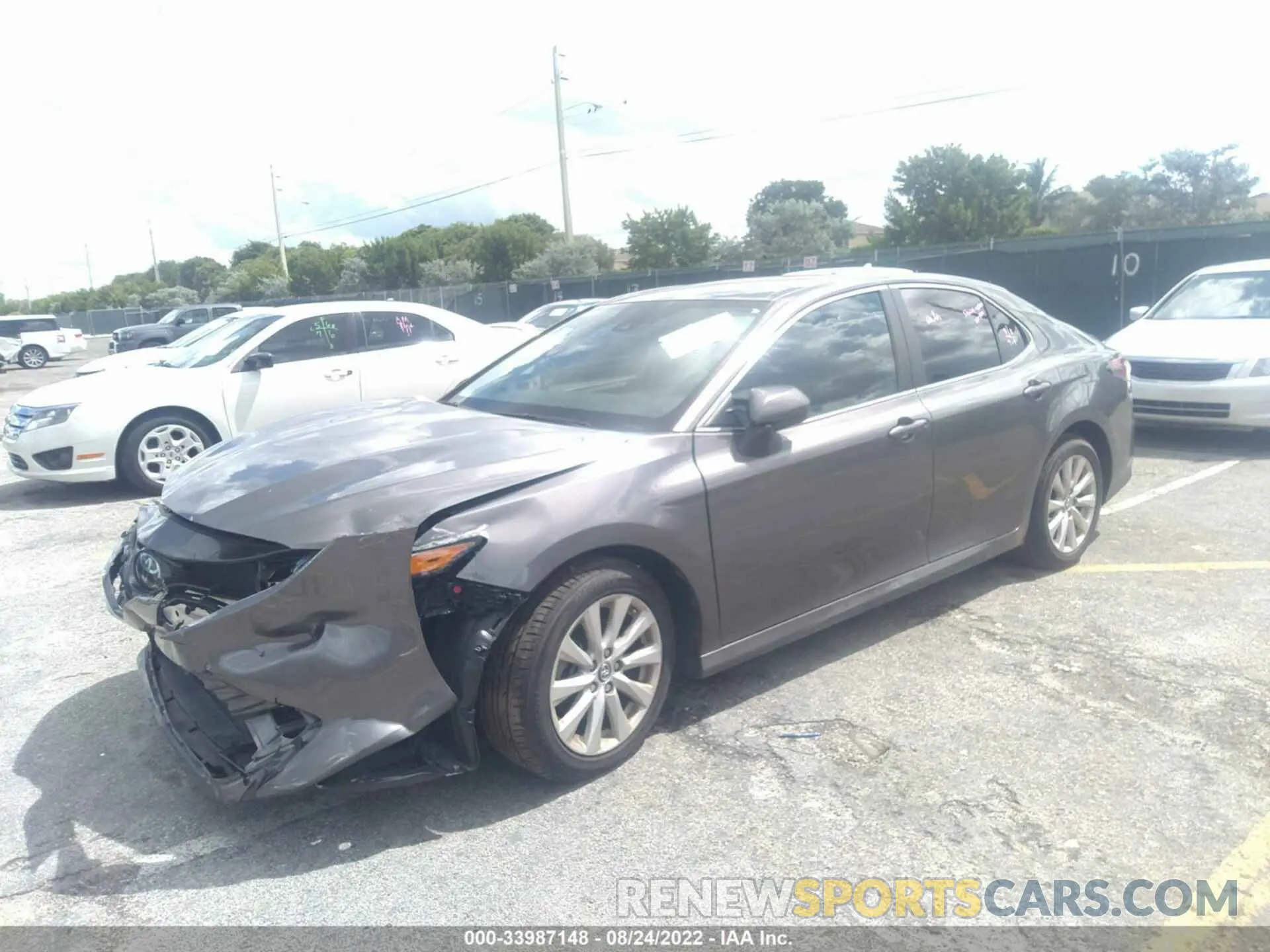 2 fotografías del automóvil dañado 4T1B11HK8KU181258 TOYOTA CAMRY 2019