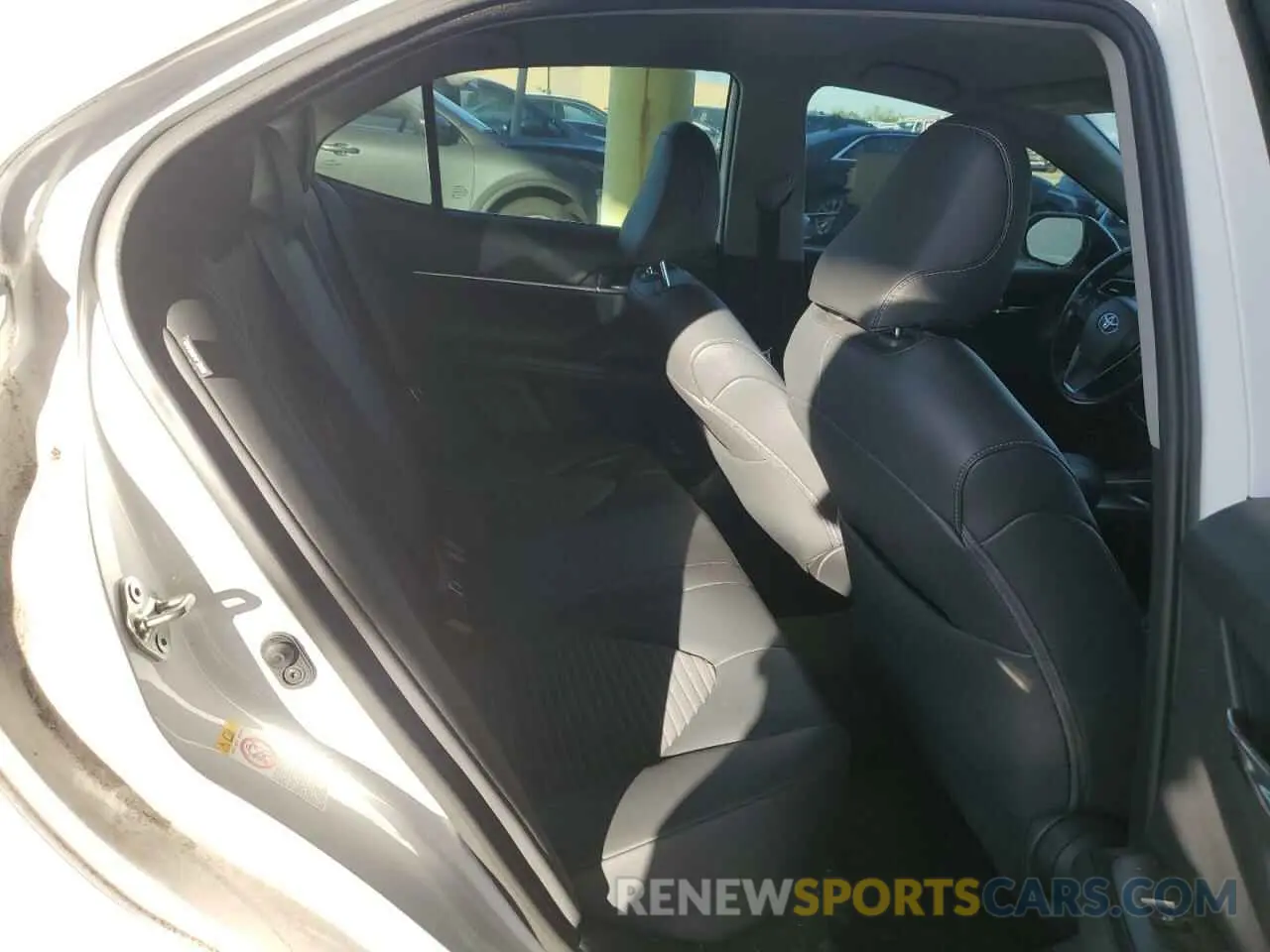 10 fotografías del automóvil dañado 4T1B11HK8KU184452 TOYOTA CAMRY 2019