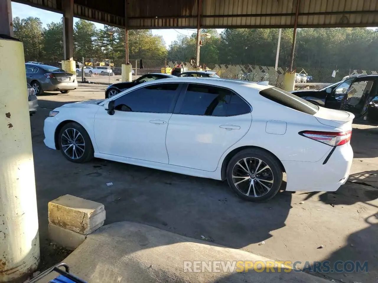 2 fotografías del automóvil dañado 4T1B11HK8KU184452 TOYOTA CAMRY 2019