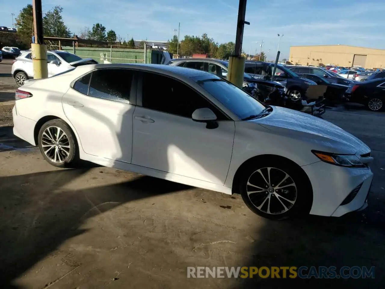 4 fotografías del automóvil dañado 4T1B11HK8KU184452 TOYOTA CAMRY 2019