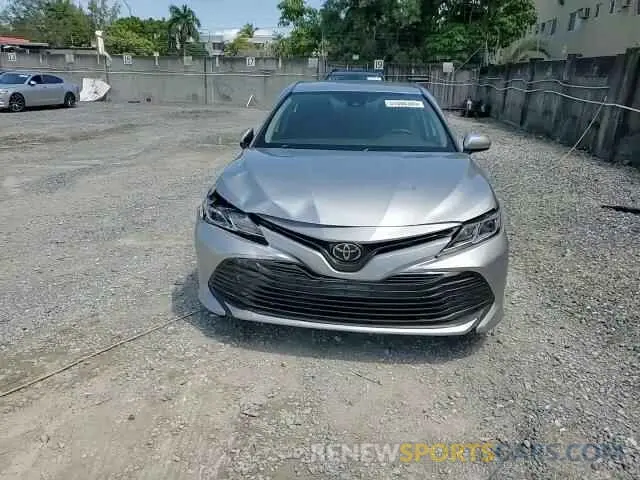 11 fotografías del automóvil dañado 4T1B11HK8KU186959 TOYOTA CAMRY 2019