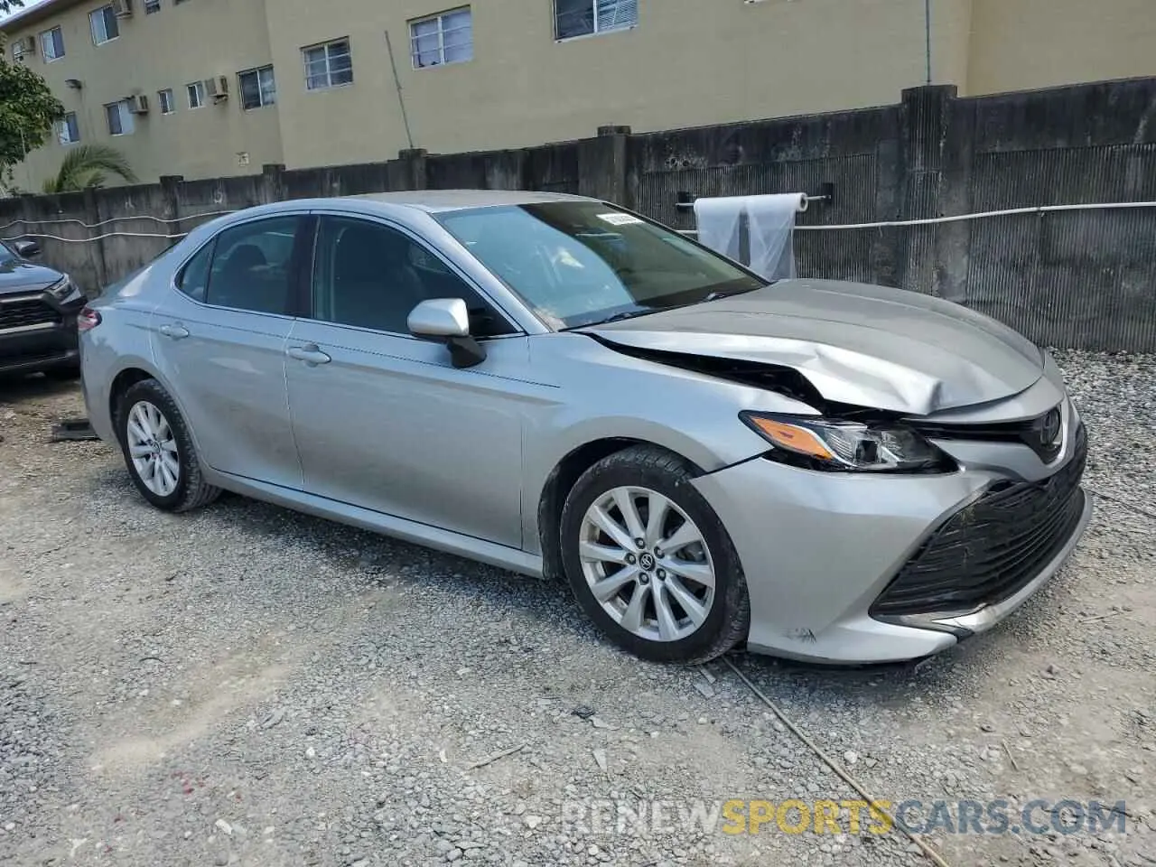 4 fotografías del automóvil dañado 4T1B11HK8KU186959 TOYOTA CAMRY 2019