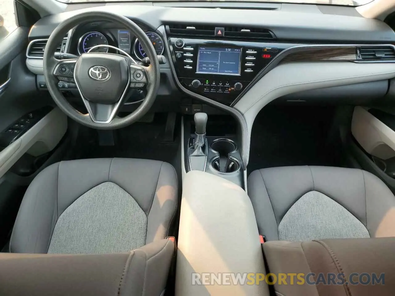 8 fotografías del automóvil dañado 4T1B11HK8KU188985 TOYOTA CAMRY 2019