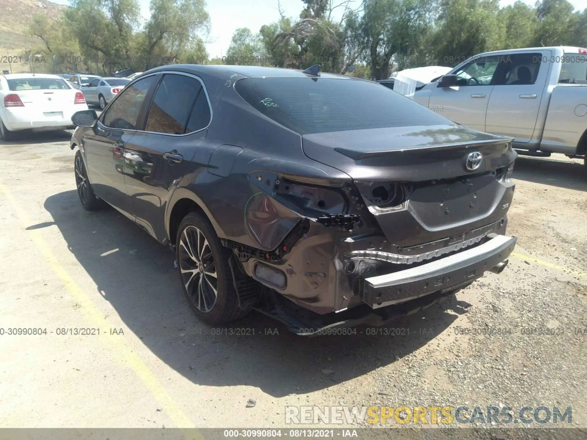 3 fotografías del automóvil dañado 4T1B11HK8KU191515 TOYOTA CAMRY 2019