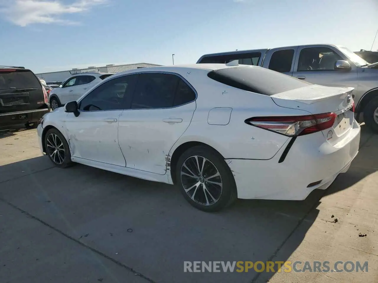 2 fotografías del automóvil dañado 4T1B11HK8KU195080 TOYOTA CAMRY 2019