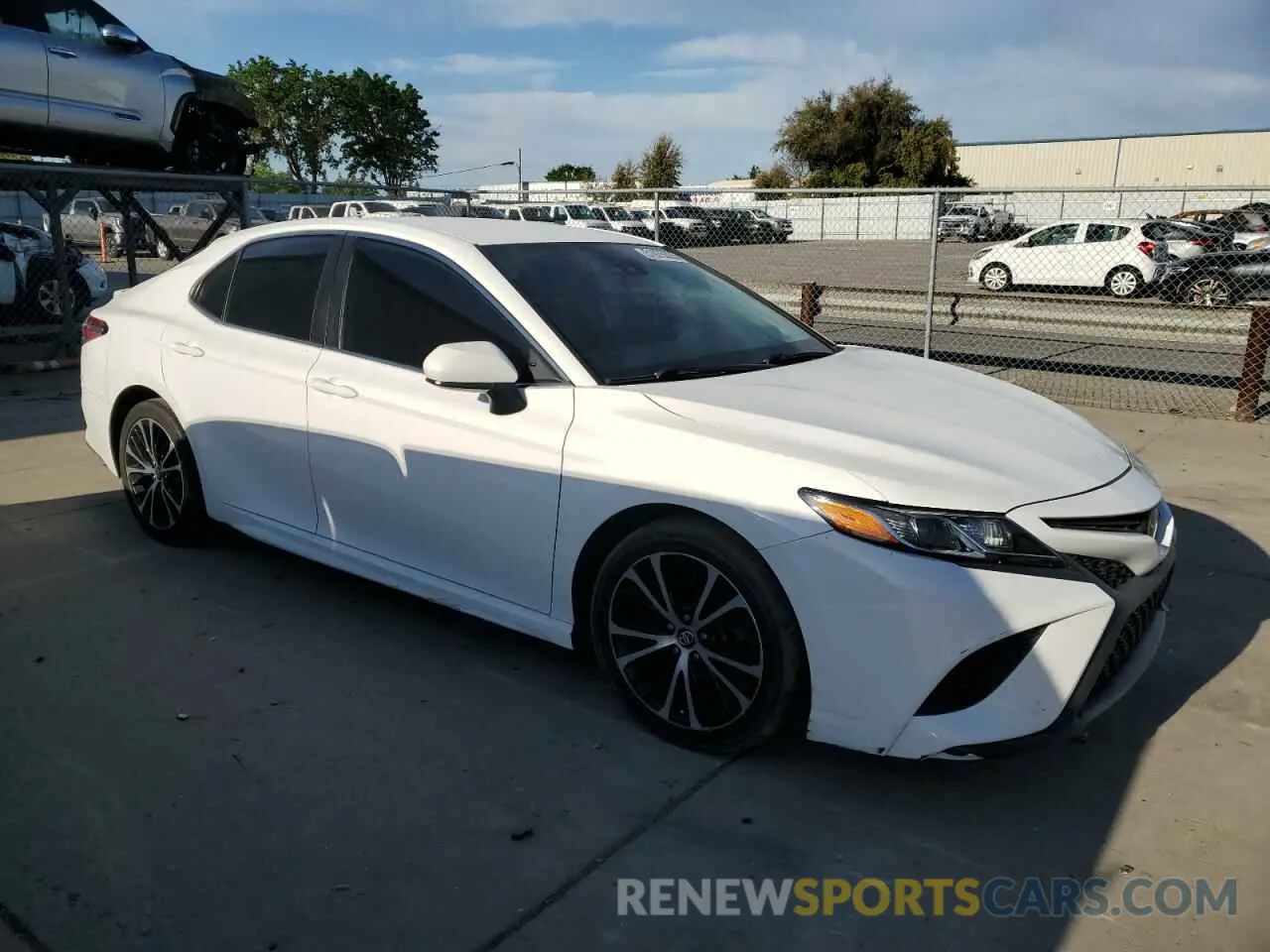 4 fotografías del automóvil dañado 4T1B11HK8KU195080 TOYOTA CAMRY 2019