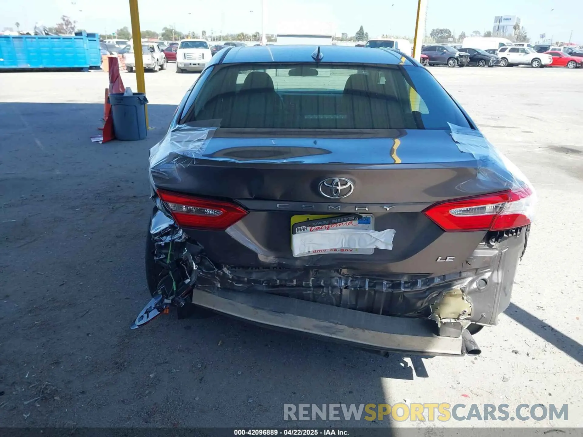 17 fotografías del automóvil dañado 4T1B11HK8KU204599 TOYOTA CAMRY 2019