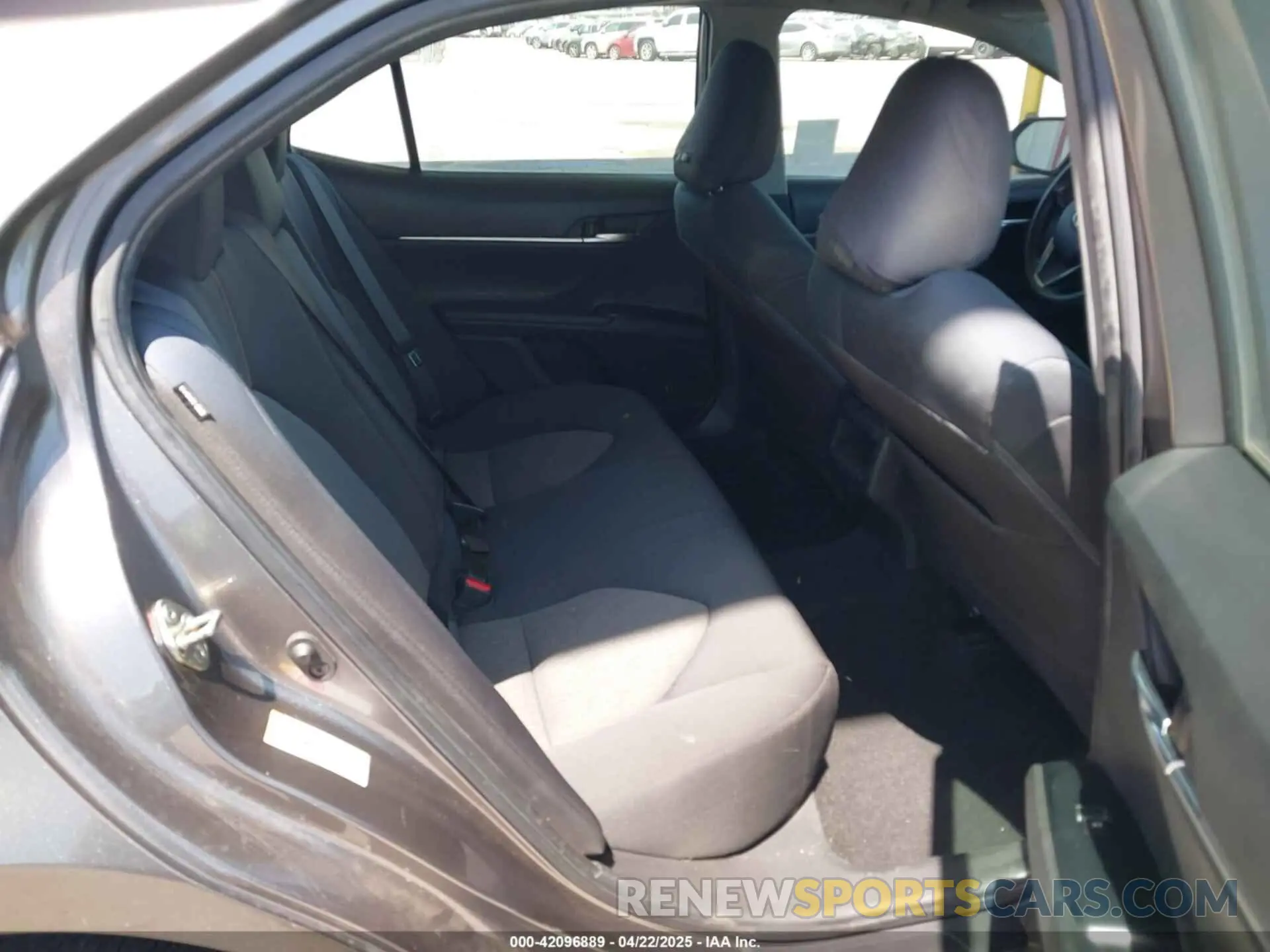 8 fotografías del automóvil dañado 4T1B11HK8KU204599 TOYOTA CAMRY 2019