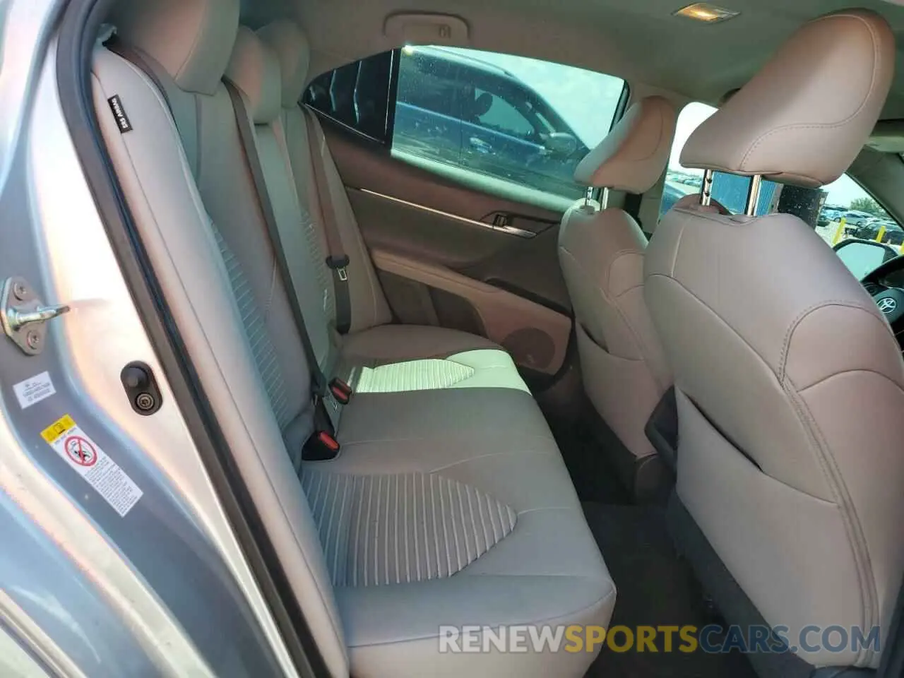 10 fotografías del automóvil dañado 4T1B11HK8KU209995 TOYOTA CAMRY 2019