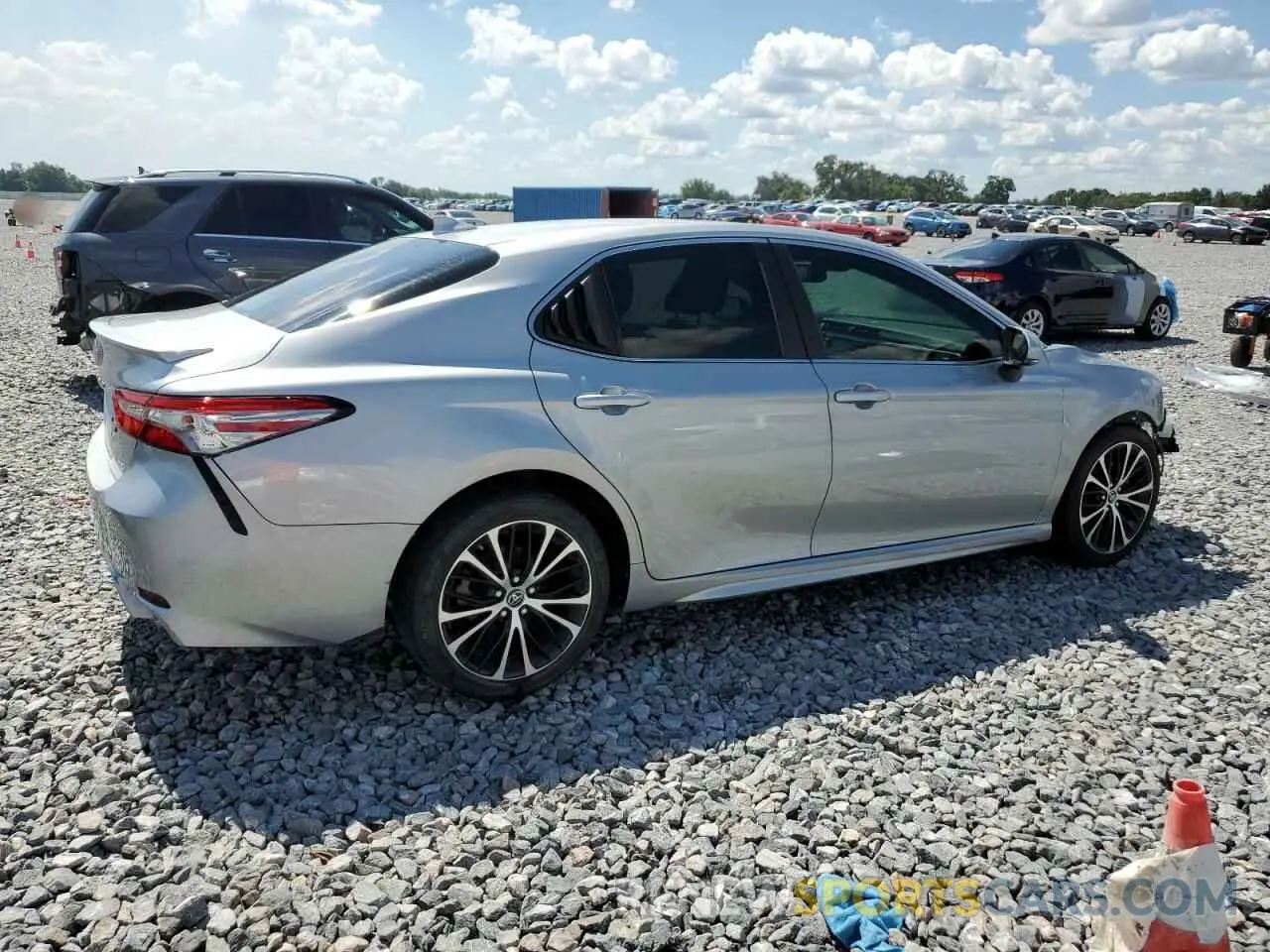 3 fotografías del automóvil dañado 4T1B11HK8KU209995 TOYOTA CAMRY 2019