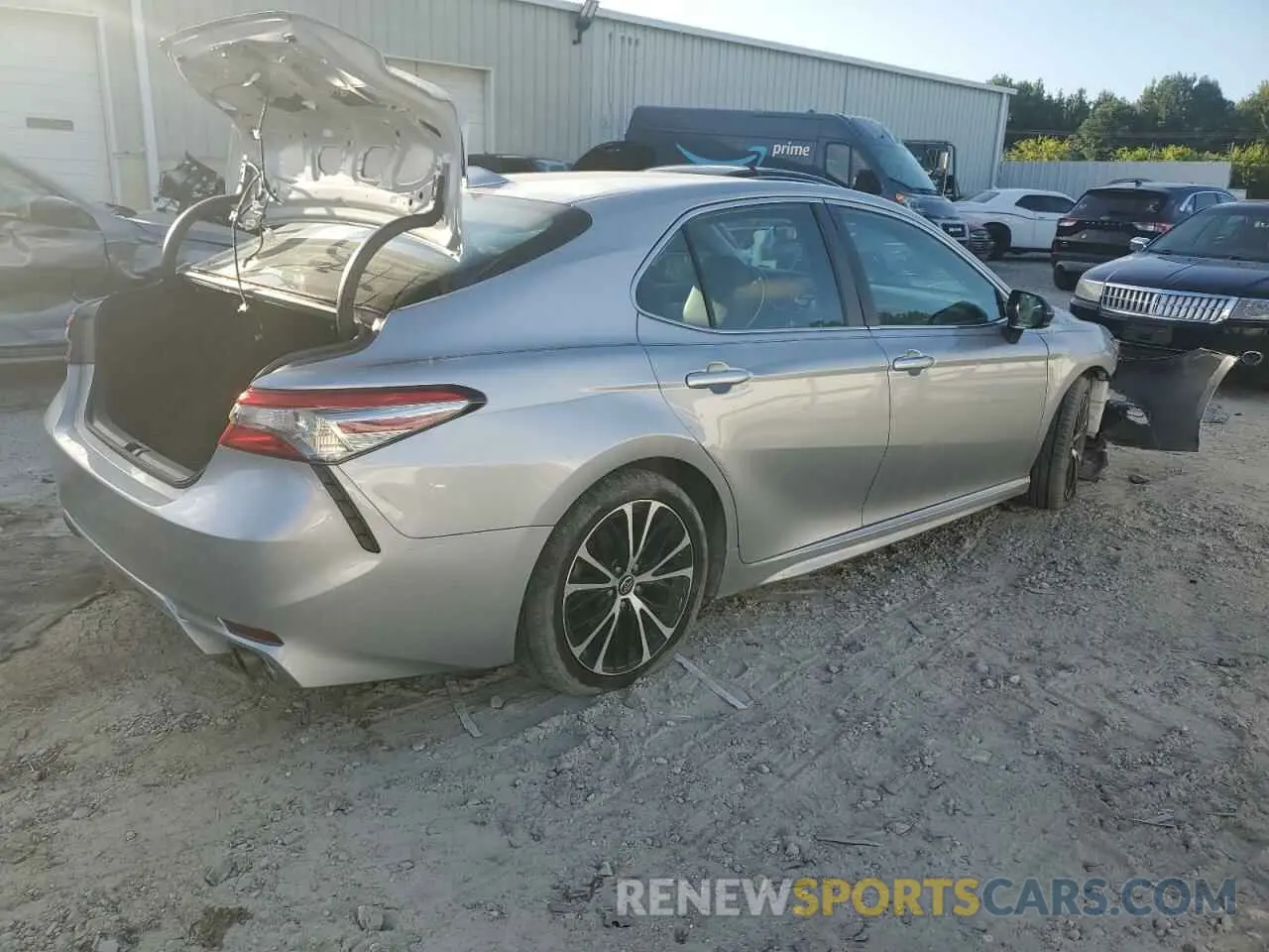 3 fotografías del automóvil dañado 4T1B11HK8KU213772 TOYOTA CAMRY 2019