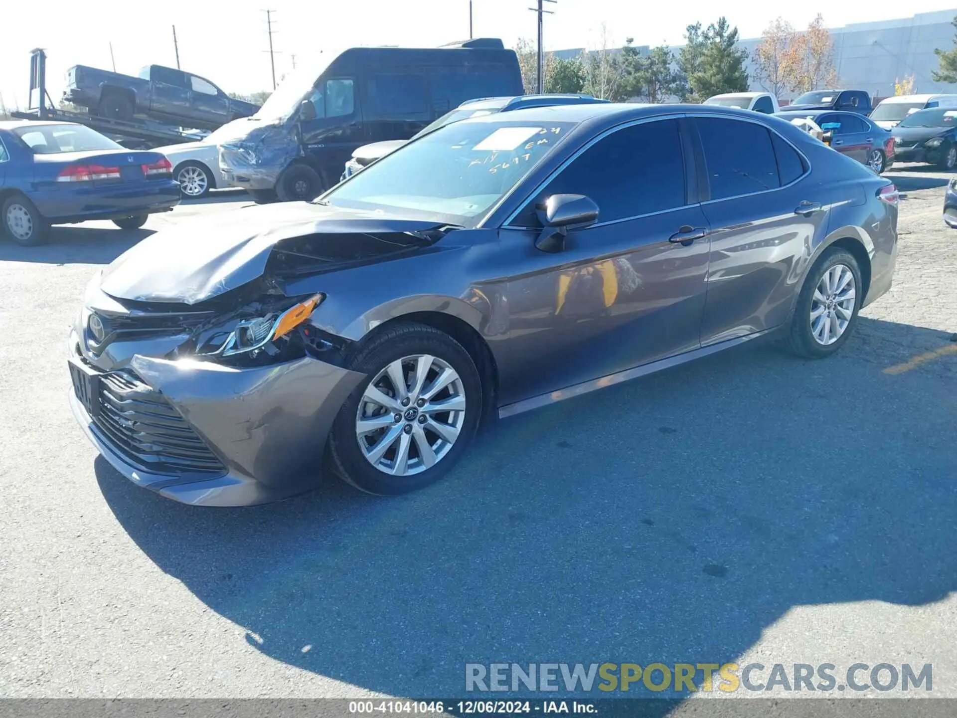 2 fotografías del automóvil dañado 4T1B11HK8KU215697 TOYOTA CAMRY 2019